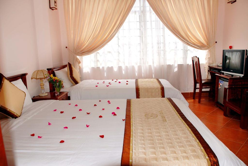 Holiday Diamond Hotel Hue Exteriör bild