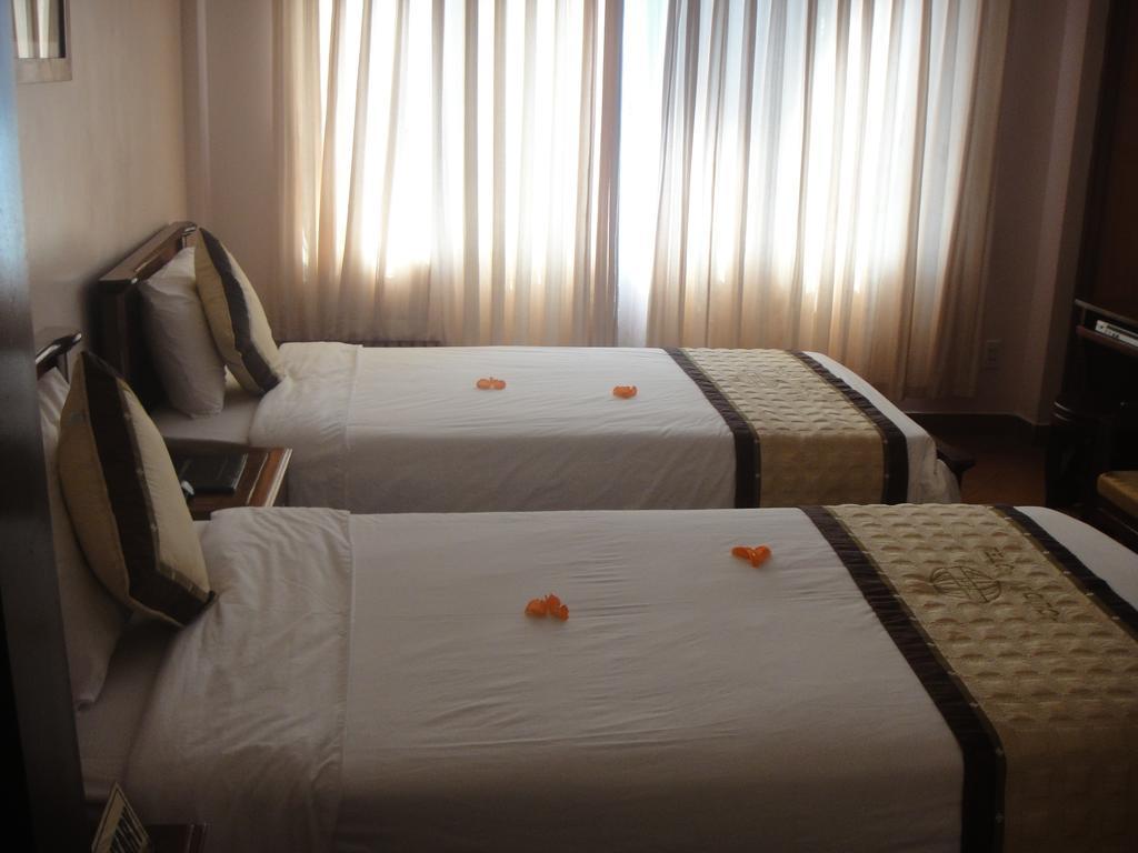 Holiday Diamond Hotel Hue Exteriör bild