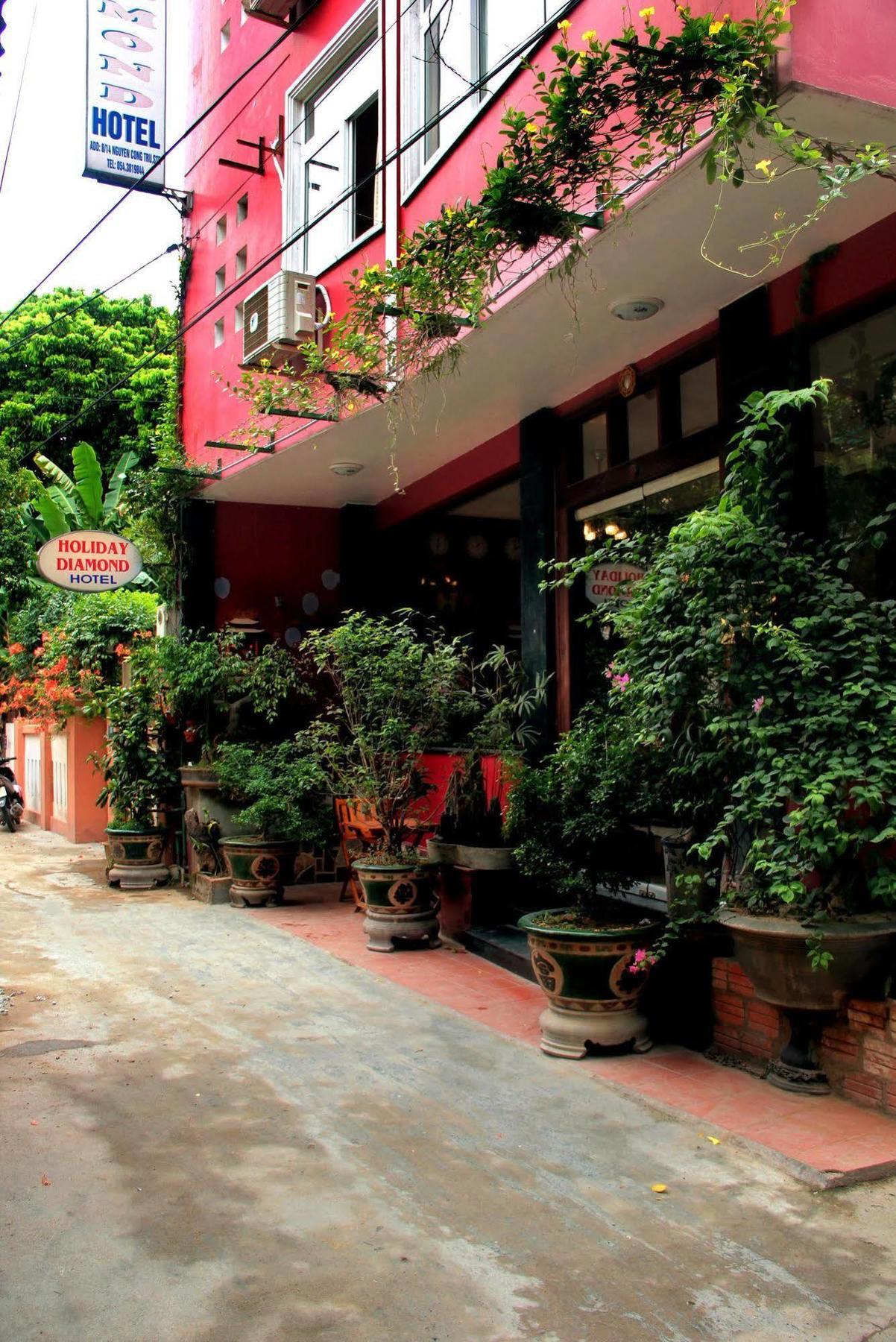 Holiday Diamond Hotel Hue Exteriör bild