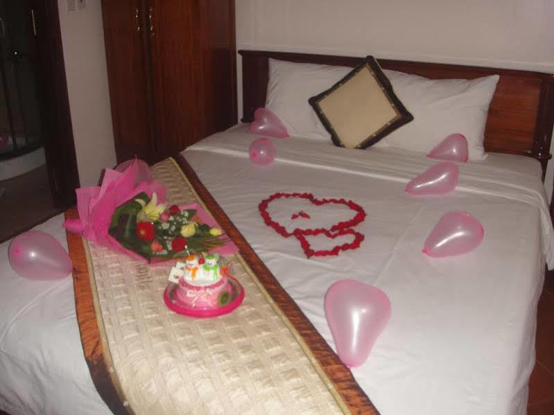 Holiday Diamond Hotel Hue Exteriör bild