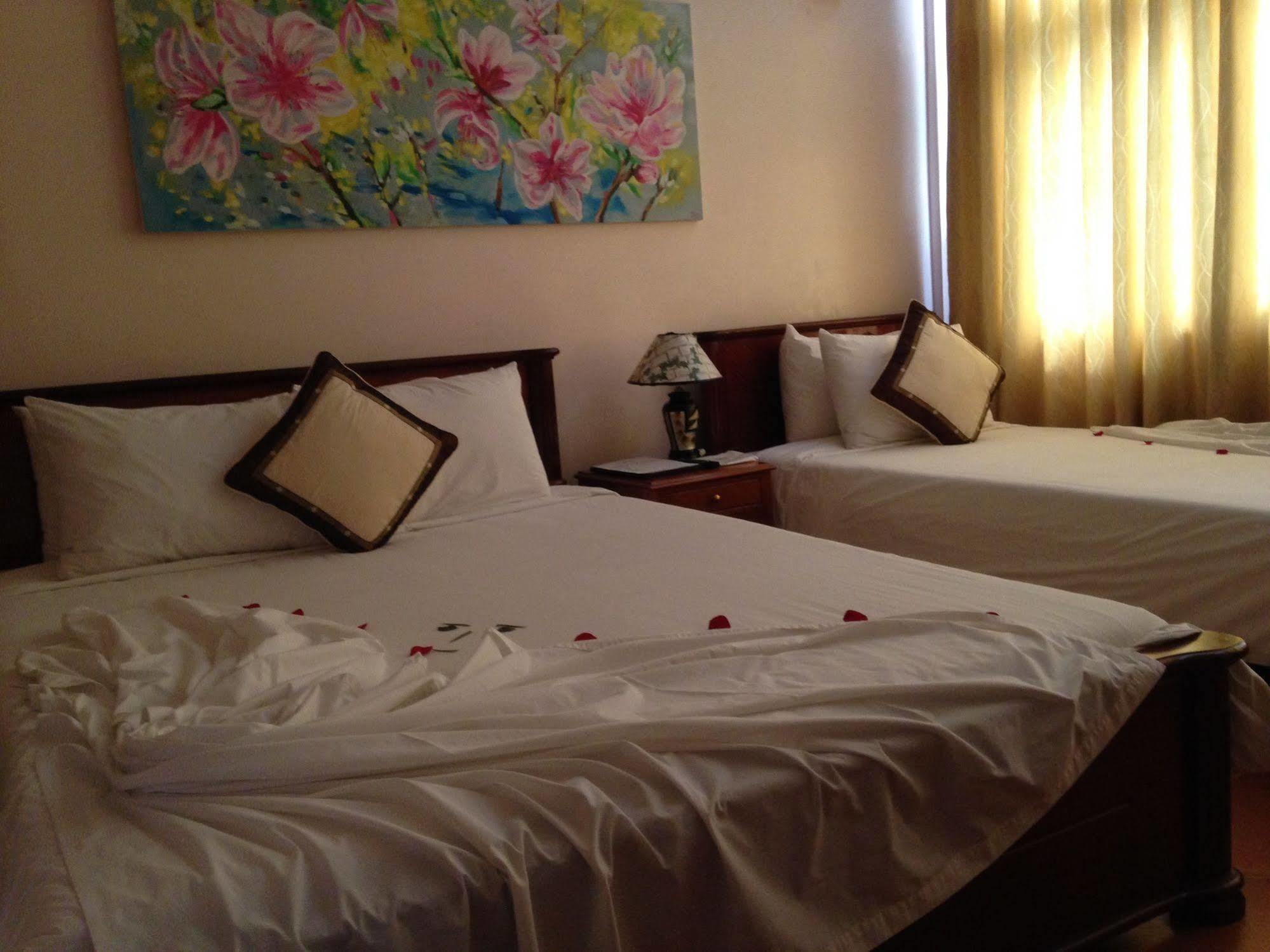 Holiday Diamond Hotel Hue Exteriör bild