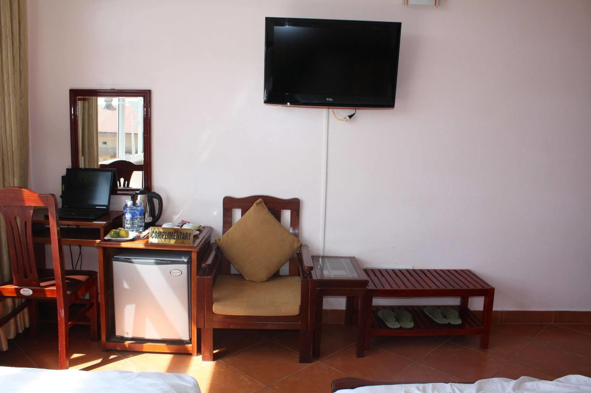 Holiday Diamond Hotel Hue Exteriör bild
