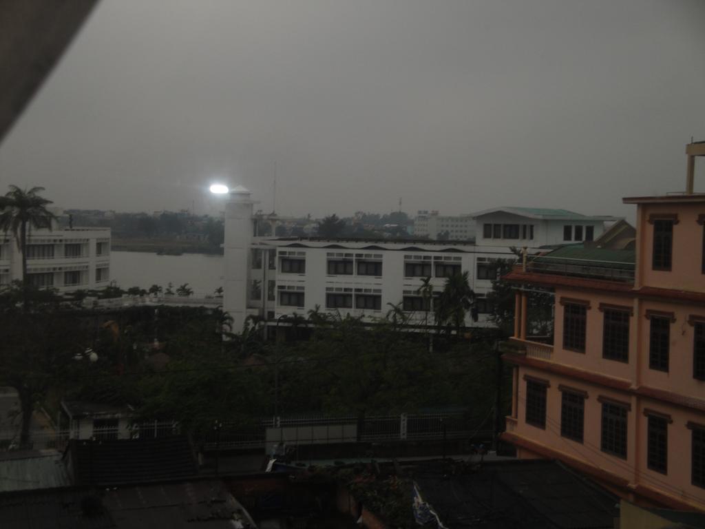 Holiday Diamond Hotel Hue Exteriör bild