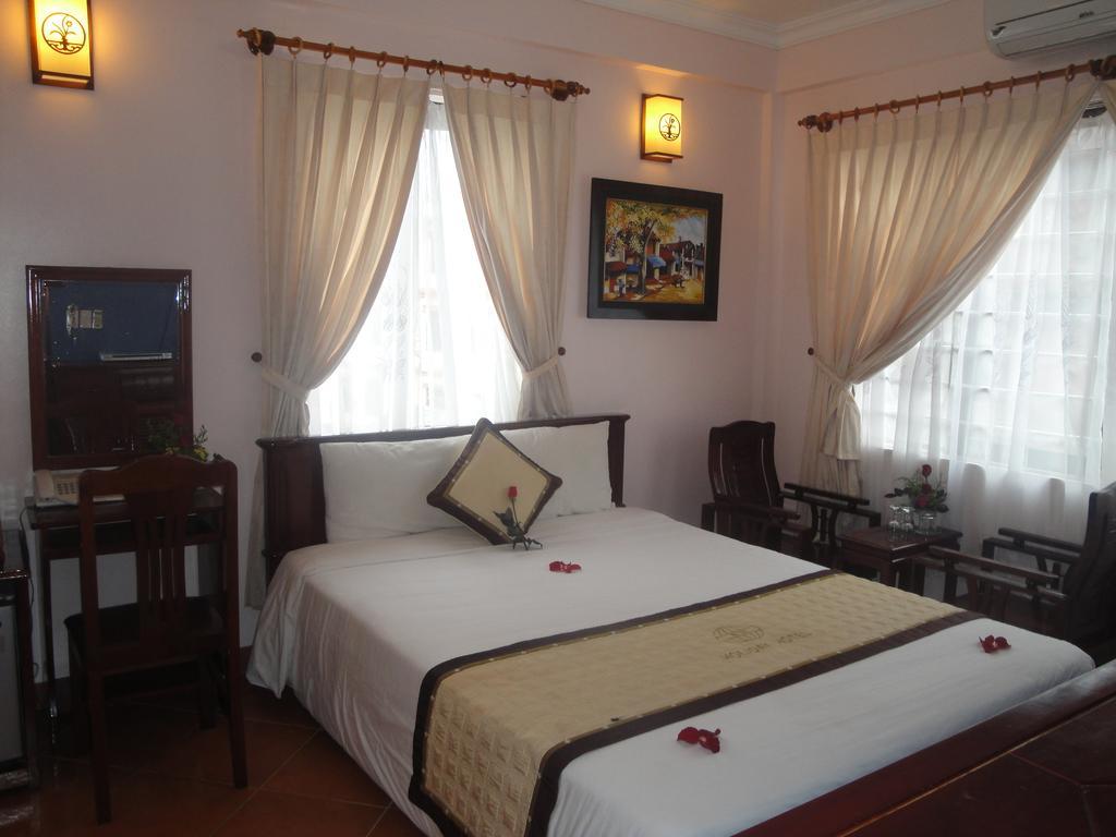 Holiday Diamond Hotel Hue Exteriör bild
