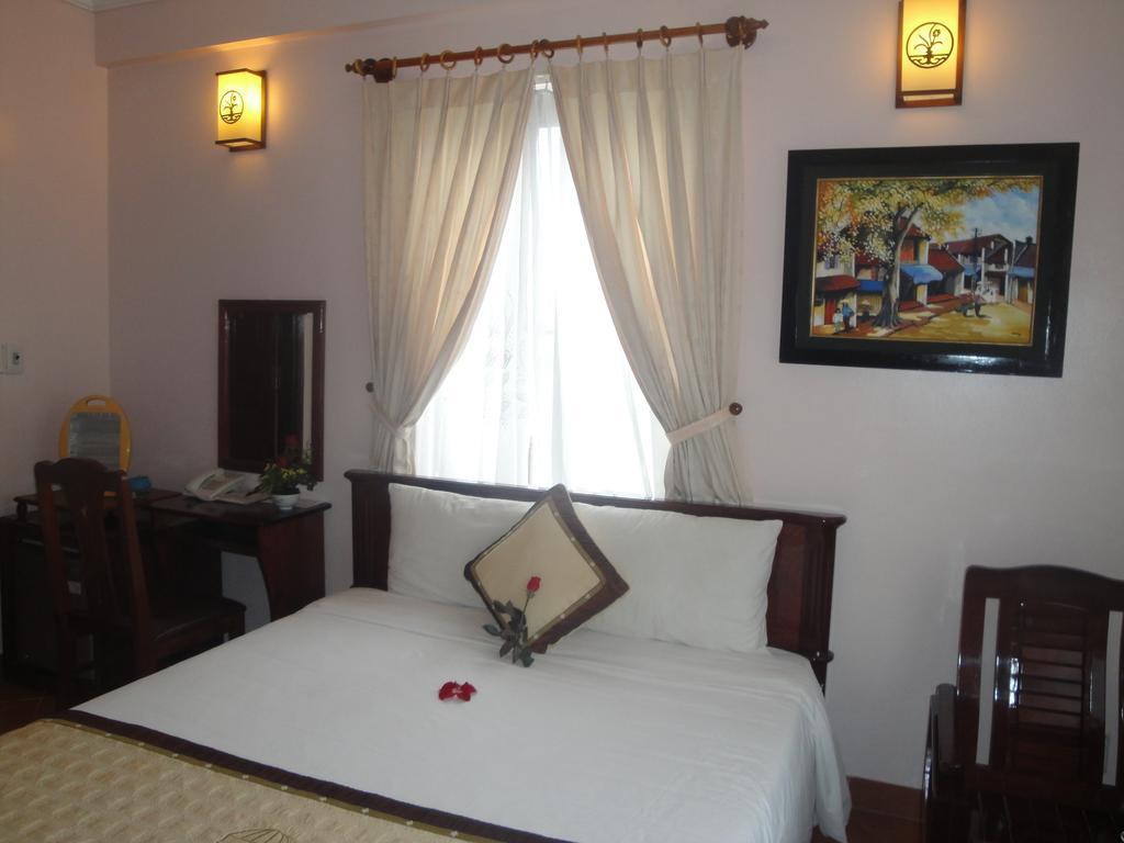 Holiday Diamond Hotel Hue Exteriör bild