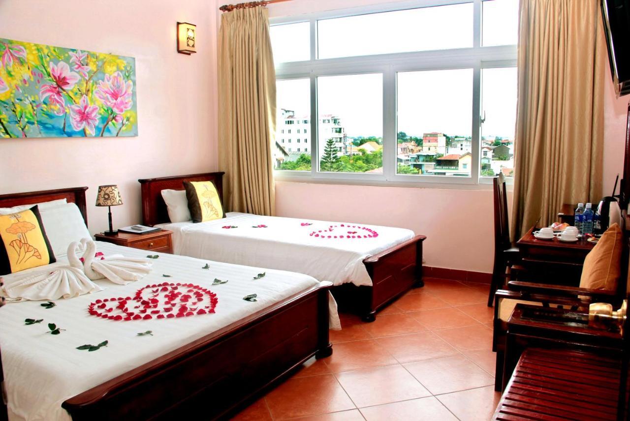 Holiday Diamond Hotel Hue Exteriör bild